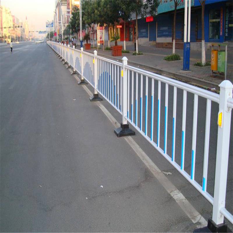 公路中間防護欄 城市道路安全的守護者